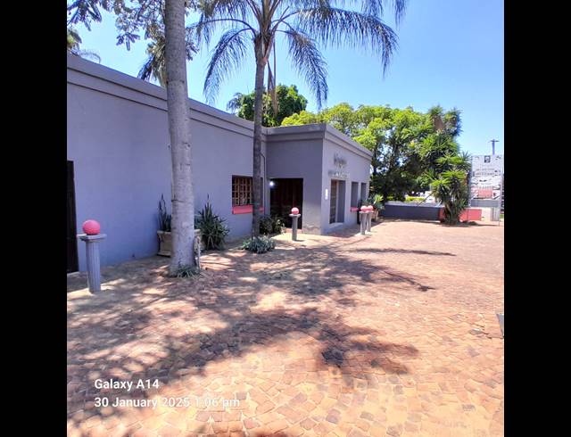 250M² OFFICE FOR SALE IN BO-DORP